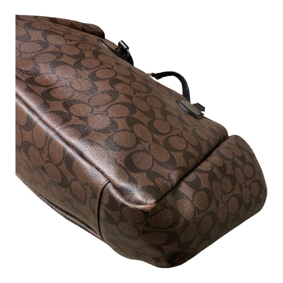 Coach Baby Bag - Excellent Condition with Adjustable Strap - Affordable Luxury! - Picture 10 of 14